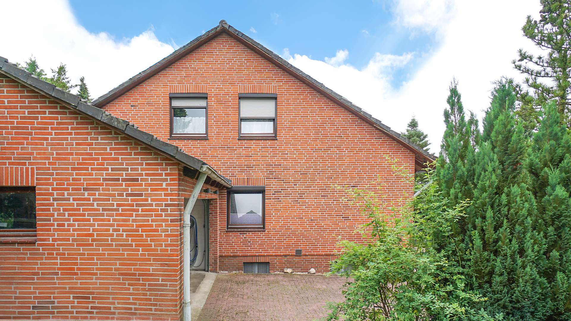 Bild von Familiengerechtes Anwesen in idyllischer Wohnlage und eigenem Bootsanlegerplatz in 23816 Neversdorf.