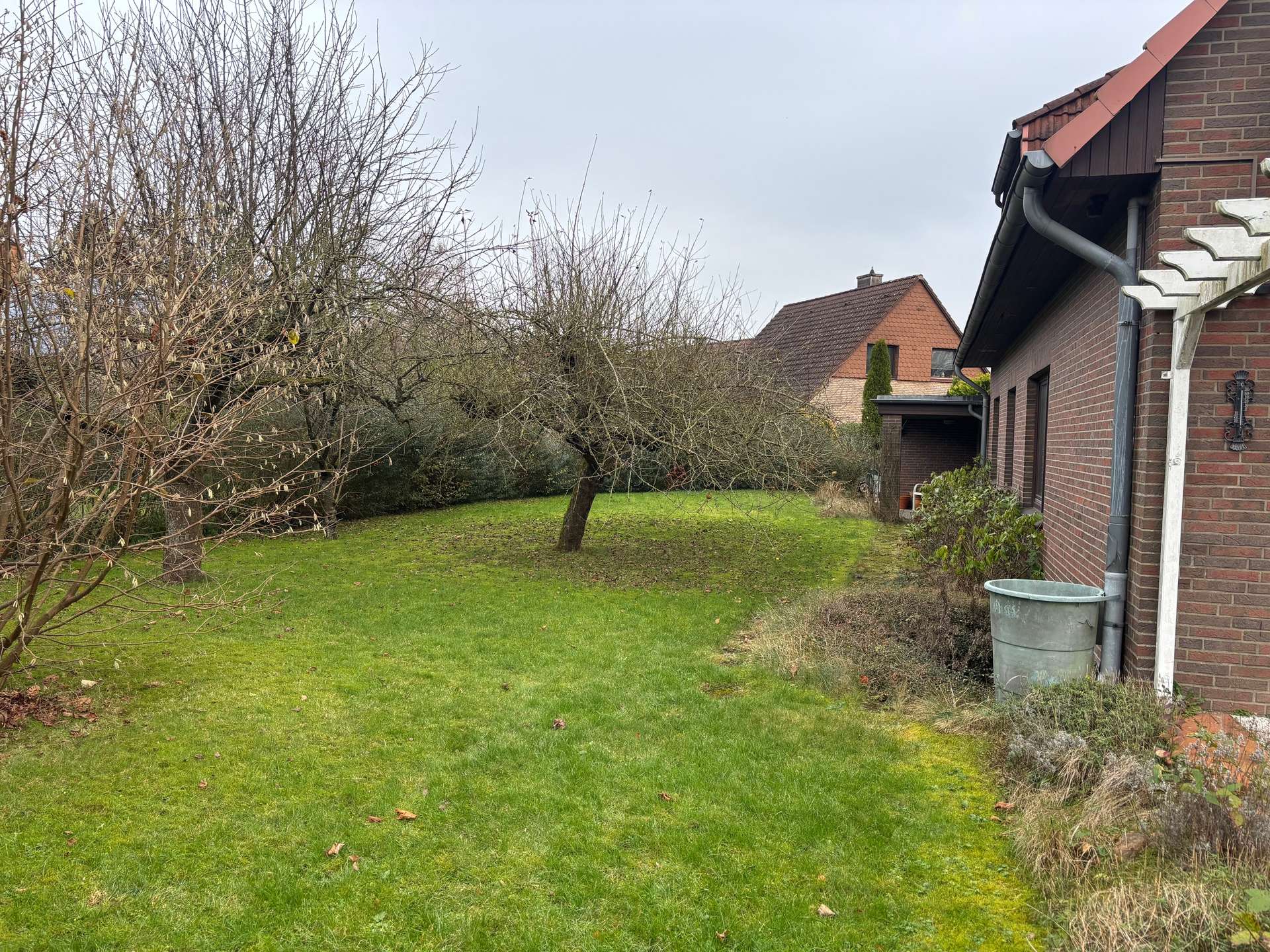 Bild von Gepflegtes Zweifamilienhaus in ruhiger Lage von 24109 Melsdorf.