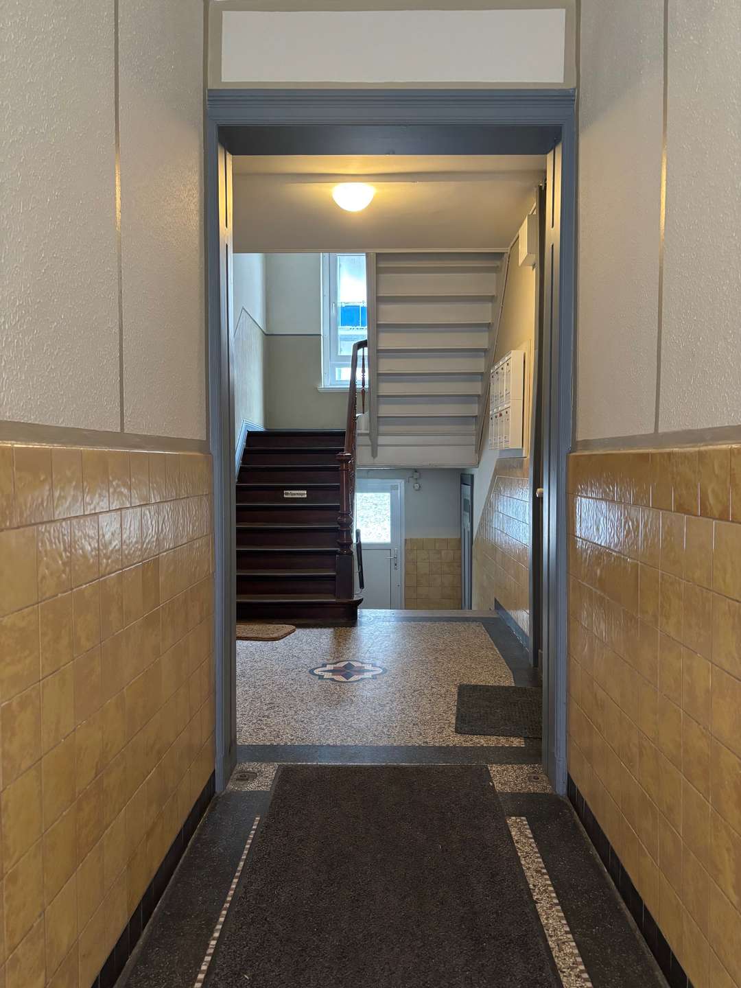 Bild von Gepflegtes Mehrfamilienhaus, stilvoller Altbau in gesuchter Lage von 24116 Kiel.