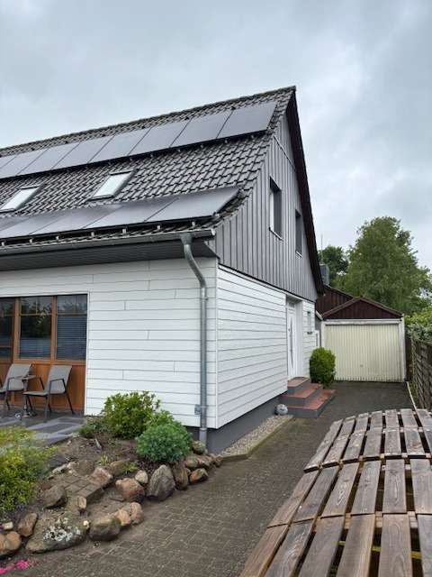 Bild von Top gepflegt, Einfamilienhaus mit viel Grün in 24969 Lindewitt OT Linnau.