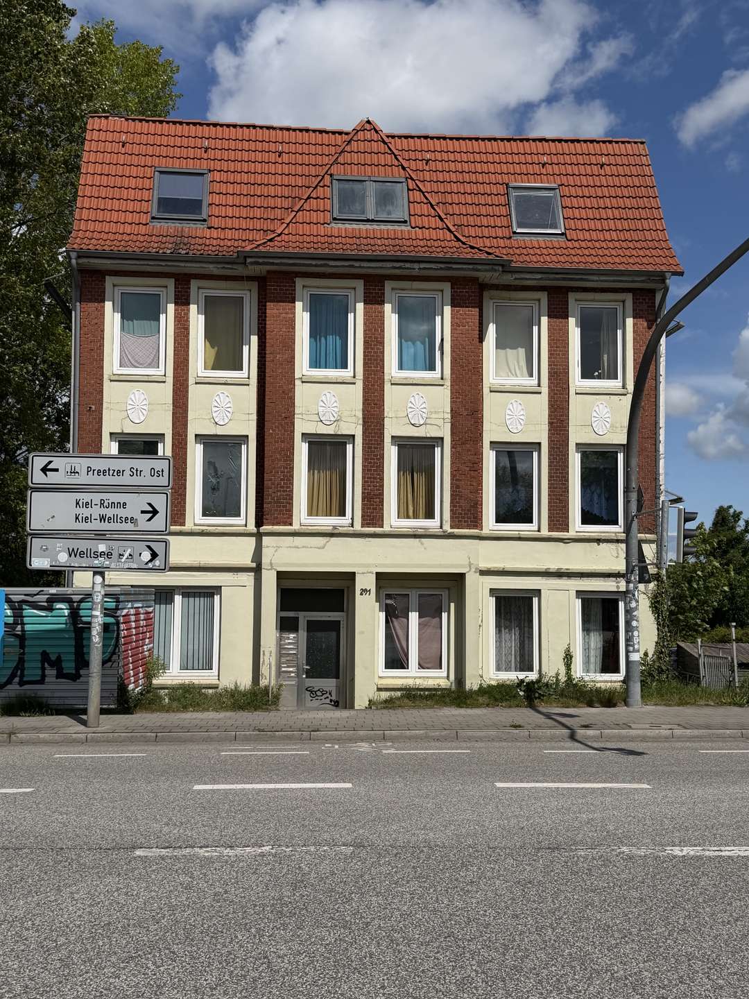 Bild von Preisbewusstes Mehrfamilienhaus, Miteigentum 4 Wohnungen in 24147 Kiel.