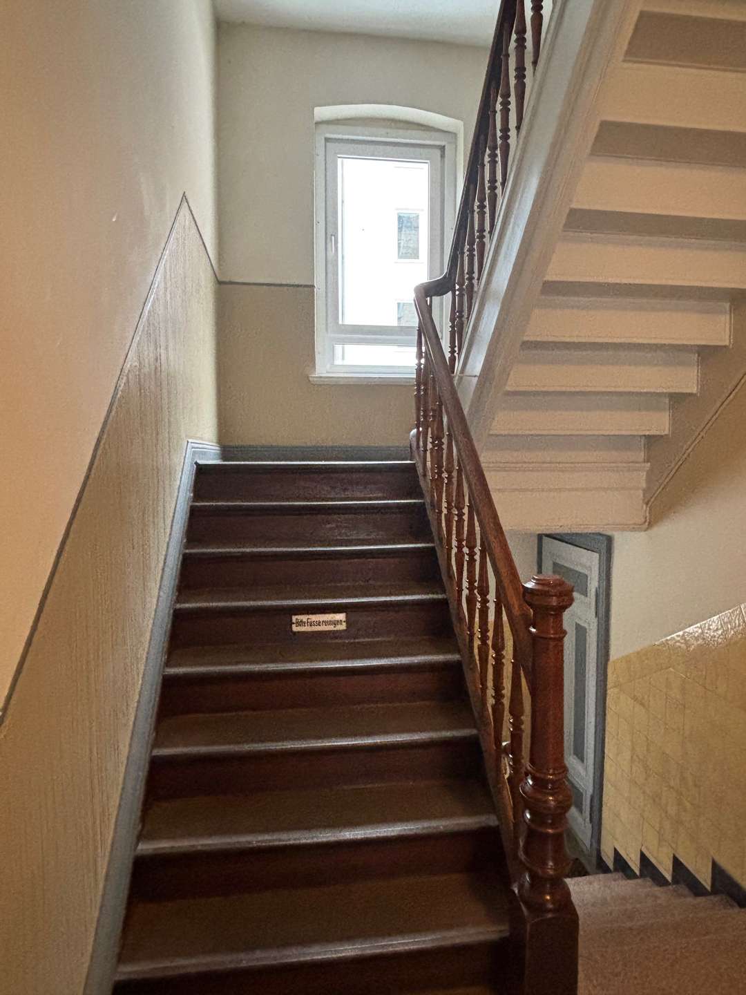 Bild von Gepflegtes Mehrfamilienhaus, stilvoller Altbau in gesuchter Lage von 24116 Kiel.