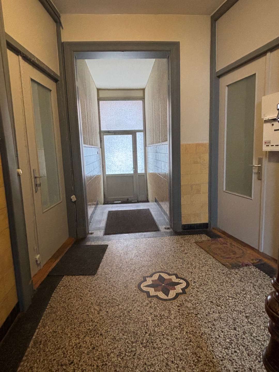 Bild von Gepflegtes Mehrfamilienhaus, stilvoller Altbau in gesuchter Lage von 24116 Kiel.