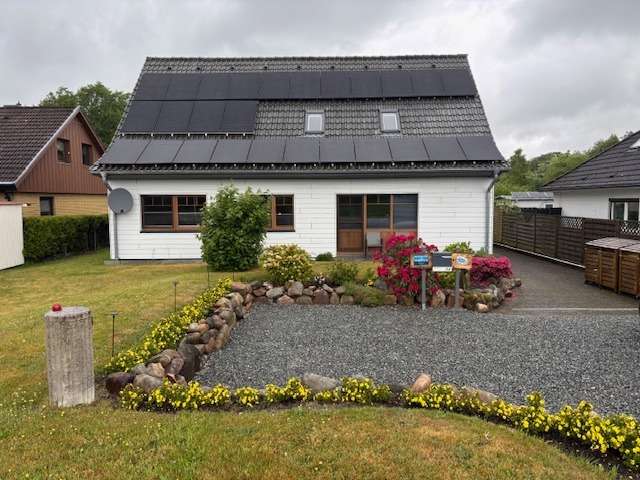 Bild von Top gepflegt, Einfamilienhaus mit viel Grün in 24969 Lindewitt OT Linnau.