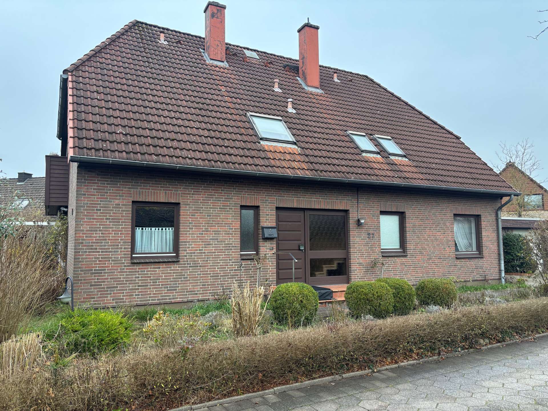 Bild von Gepflegtes Zweifamilienhaus in ruhiger Lage von 24109 Melsdorf.