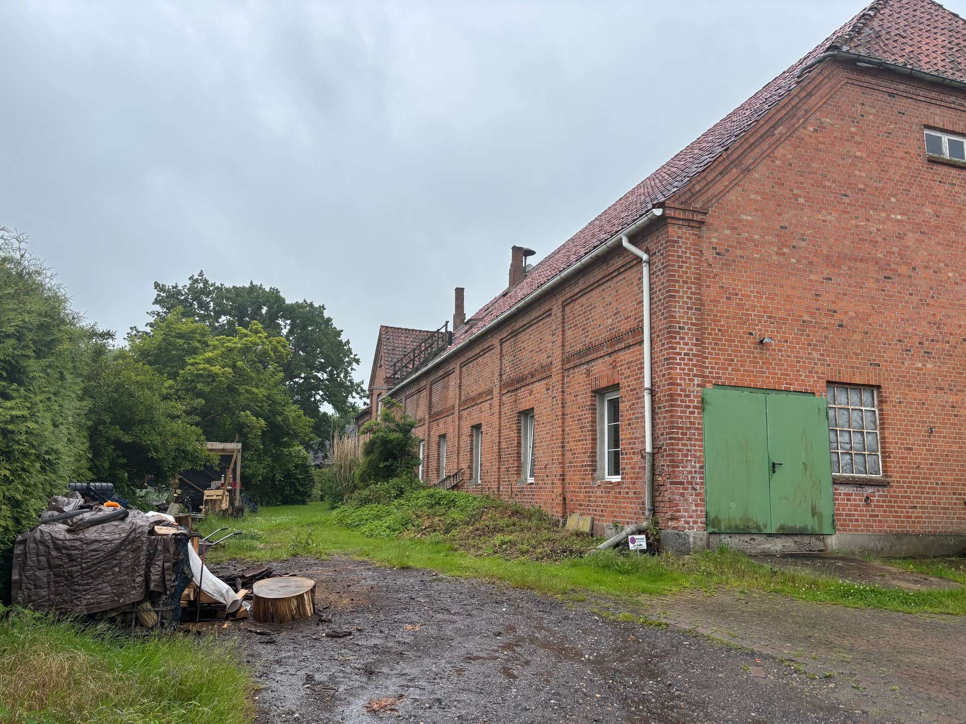 Bild von Rotstein-Mehrfamilienhaus, Wohnen, Gewerbe u. Weide in 23812 Rohlstorf OT Quaal.